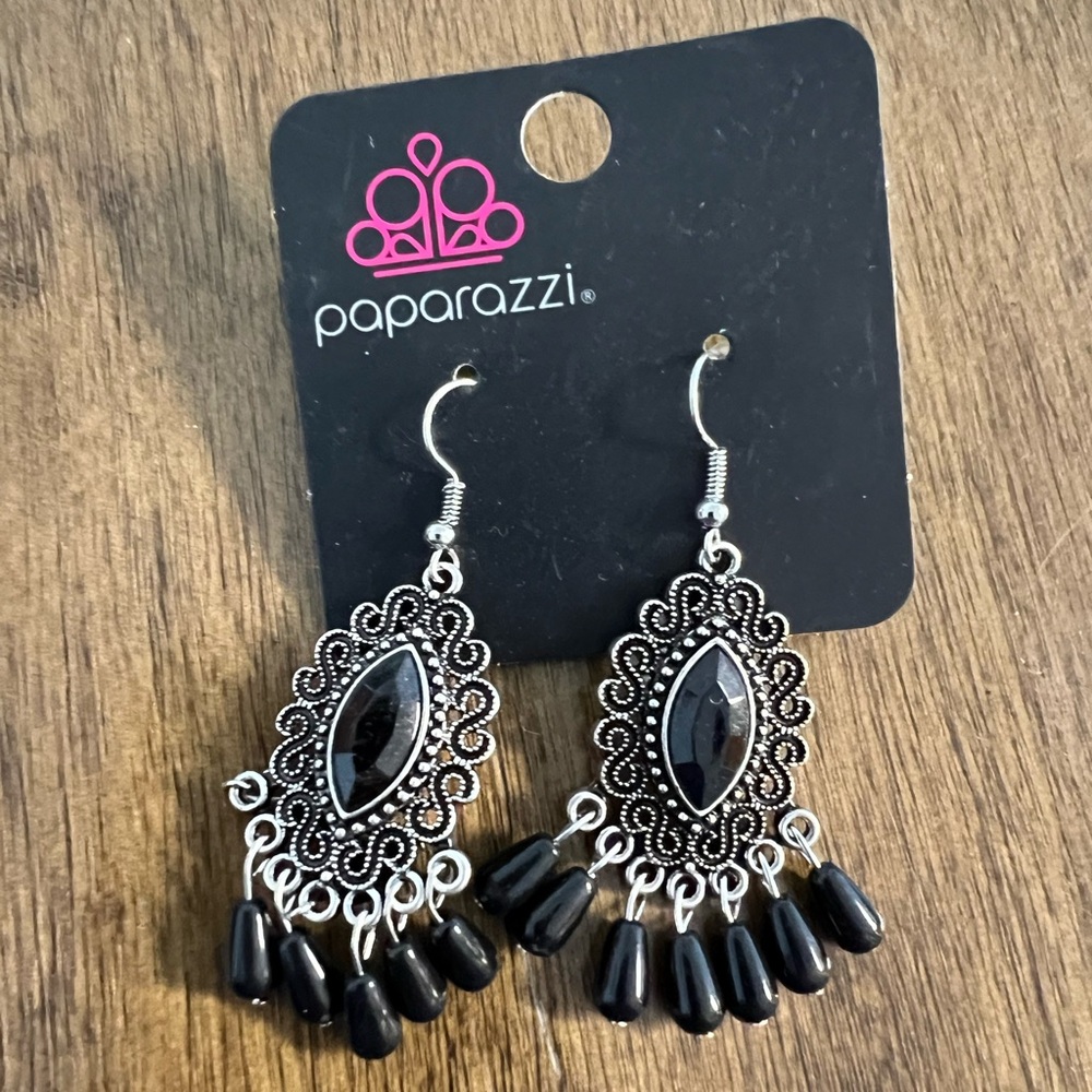 🇺🇸$3🇺🇸 Paparazzi Silver Tone Black Bohemian Teardrop Dangle Earrings NWT